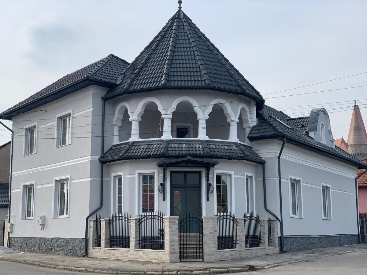 The Corner House Daire Hunedoara Dış mekan fotoğraf